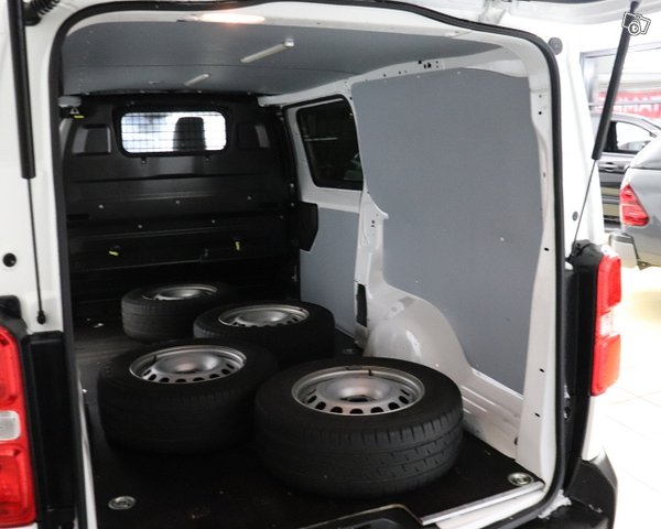 Toyota Proace 8