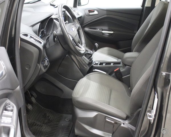 Ford C-Max 11