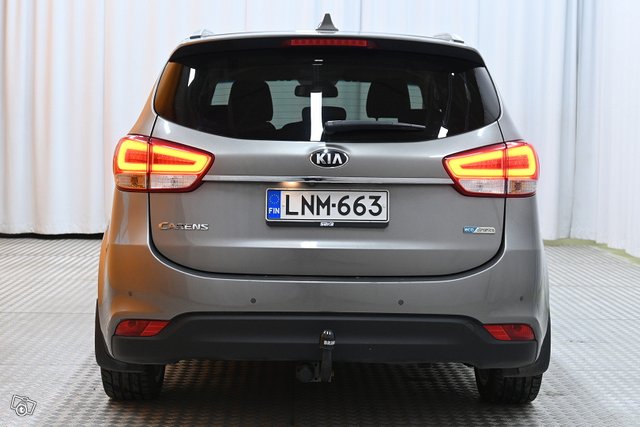 Kia Carens 6