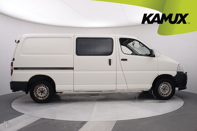 Toyota Hiace 2