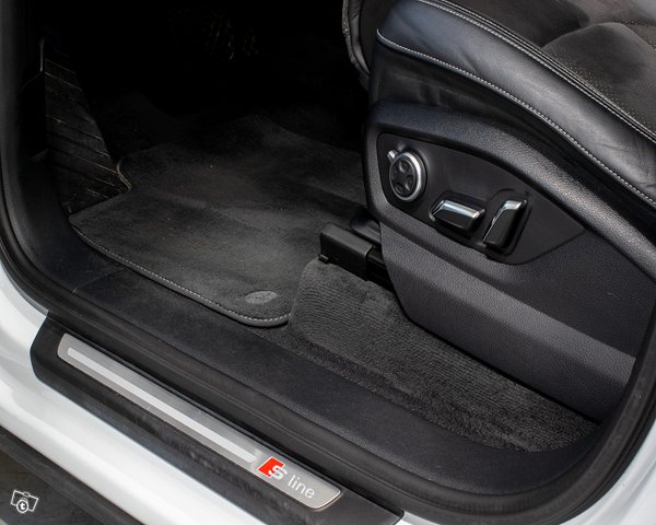 Audi Q7 24