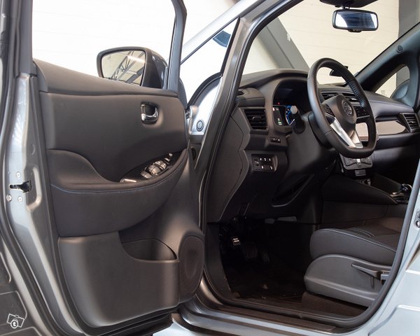 Nissan Leaf 11