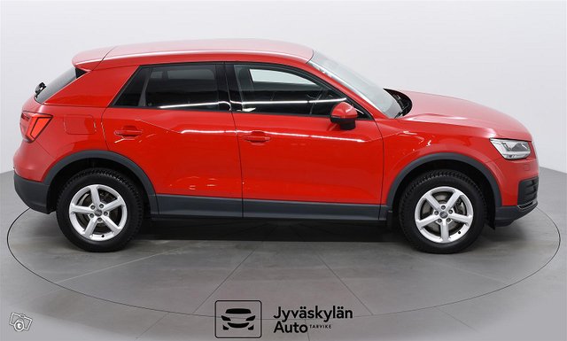 AUDI Q2 6