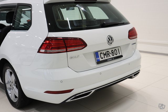 Volkswagen Golf 22