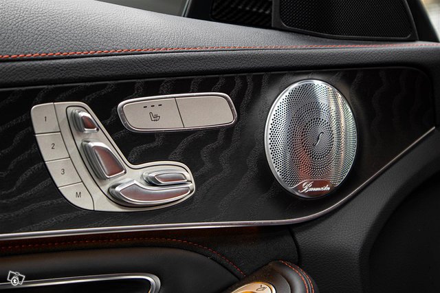 Mercedes-Benz C 63 AMG 11