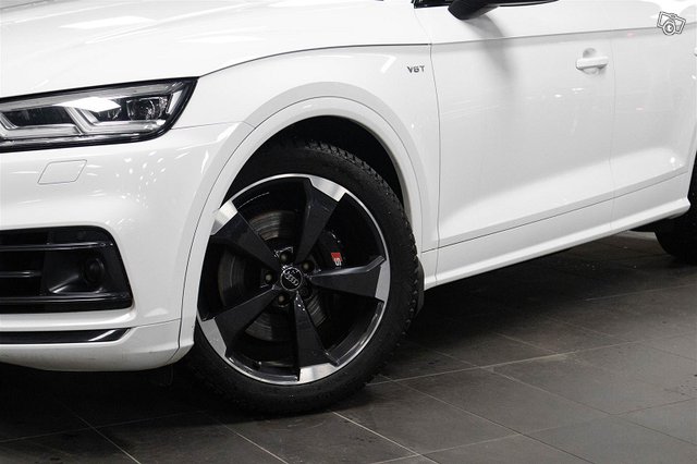 Audi SQ5 4