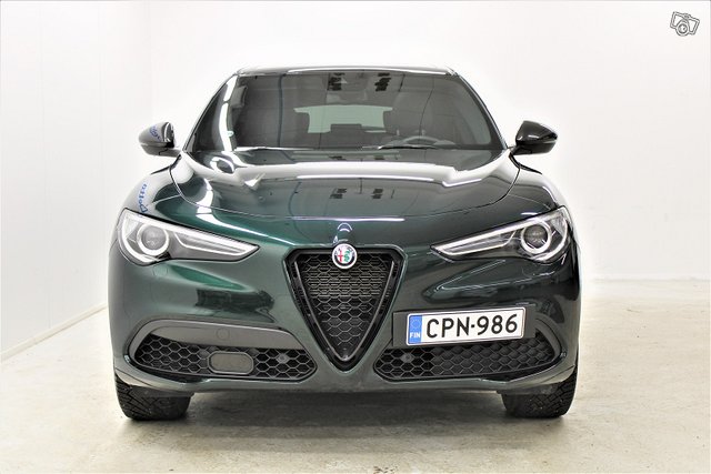 Alfa Romeo Stelvio 3