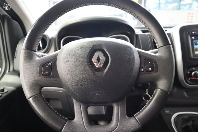 Renault Trafic 15