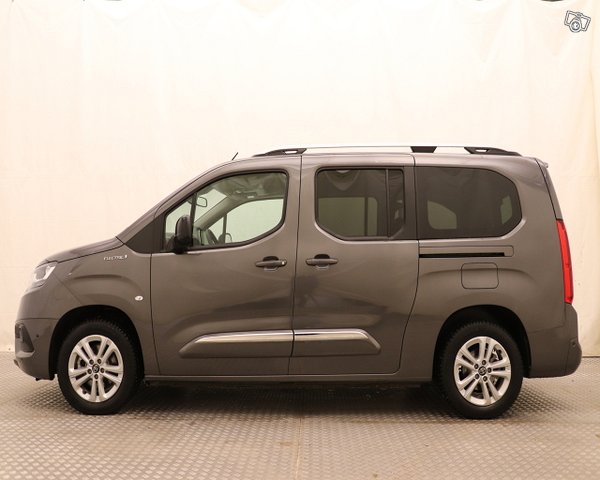 Toyota Proace CITY Verso EV 2