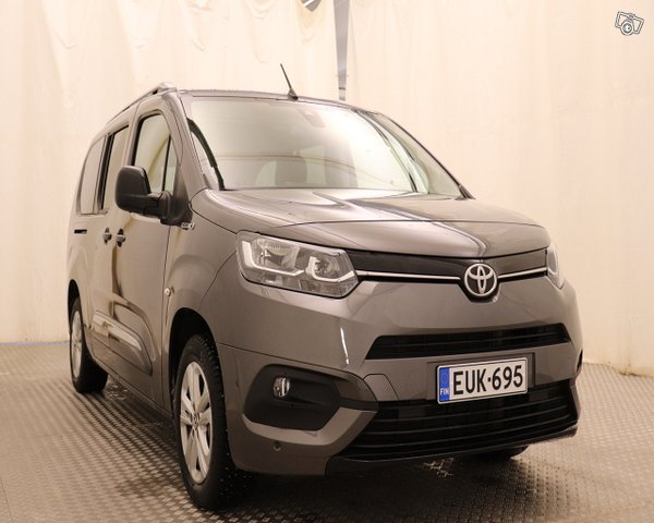 Toyota Proace CITY Verso EV 6