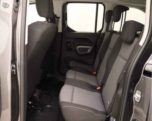 Toyota Proace CITY Verso EV 9