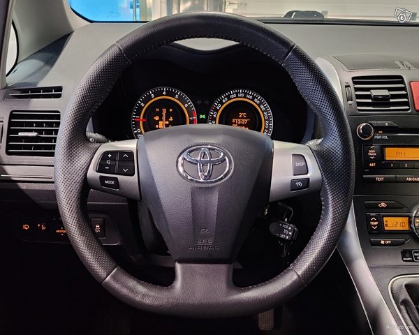 Toyota Auris 10