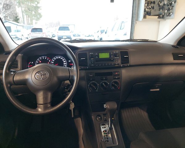 TOYOTA COROLLA 10