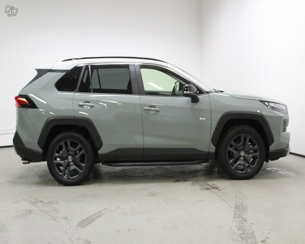 TOYOTA RAV4 6