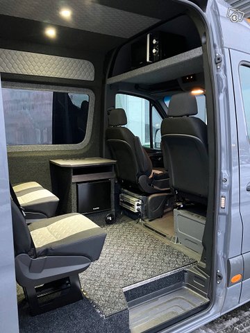 Mercedes-Benz Sprinter 10
