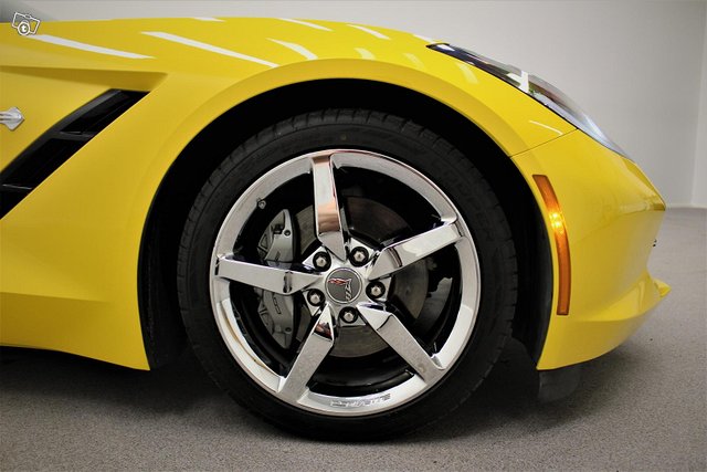 Chevrolet Corvette 16