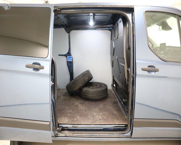 Ford Transit Custom 12