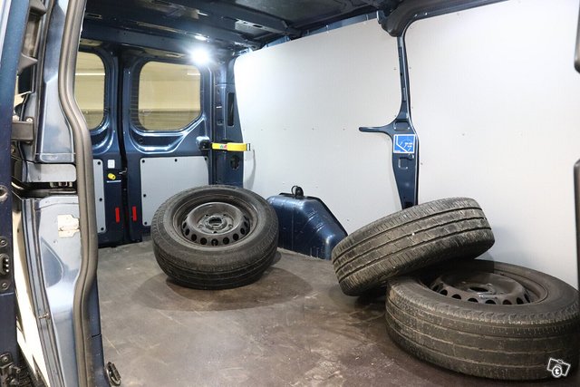 Ford Transit Custom 13