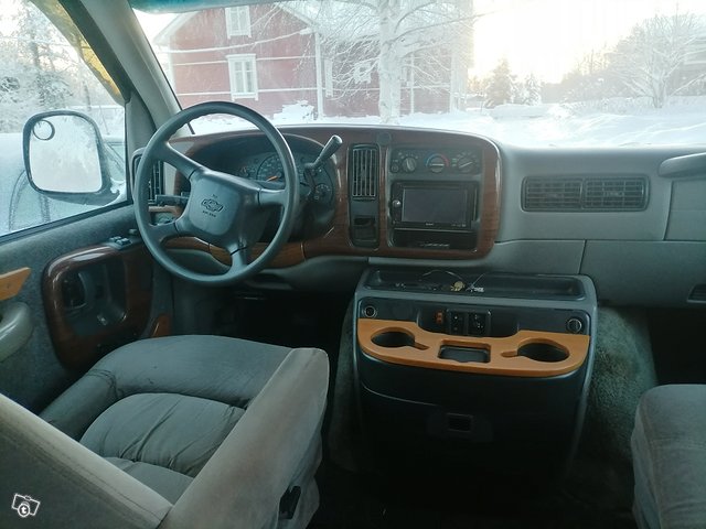 Chevrolet Van 9