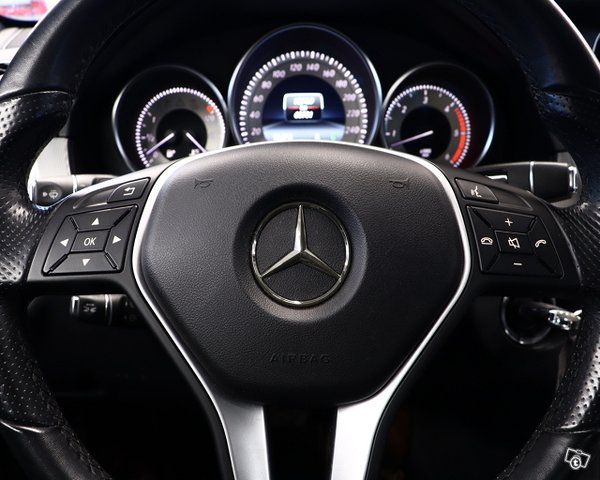 Mercedes-Benz E 8