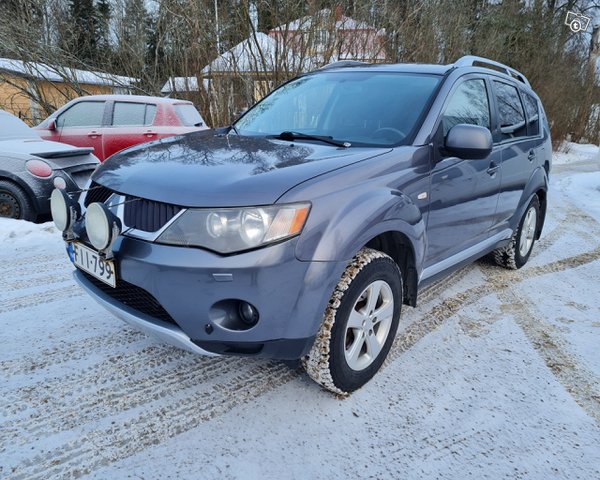 Mitsubishi Outlander, kuva 1