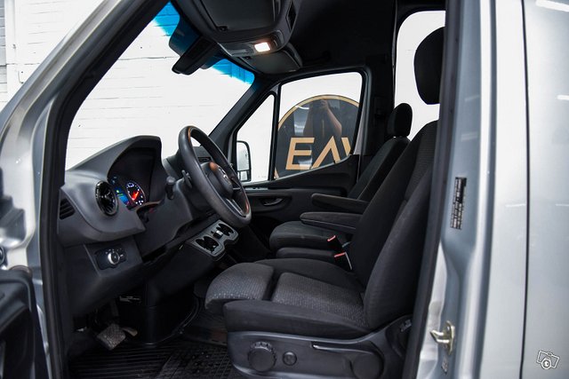 Mercedes-Benz Sprinter 4