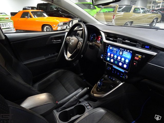 Toyota Auris 24