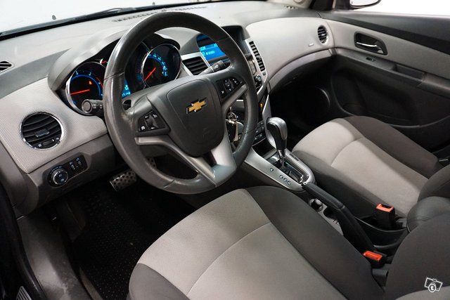 Chevrolet Cruze 10