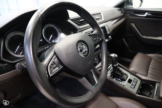 Skoda Superb 5