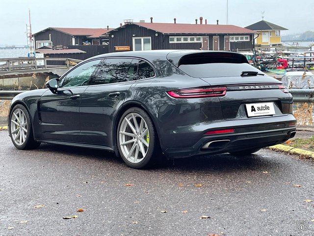 Porsche Panamera 10