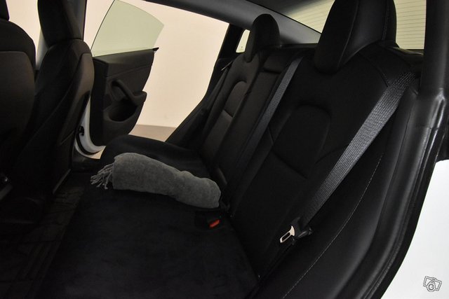 Tesla Model 3 15