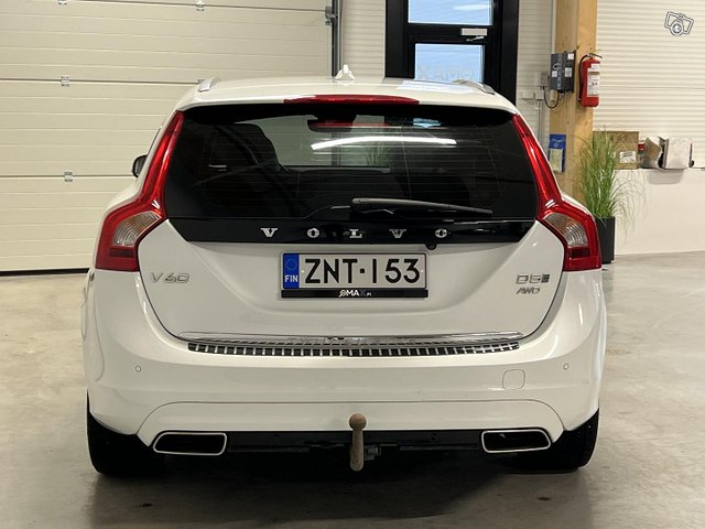 Volvo V60 4