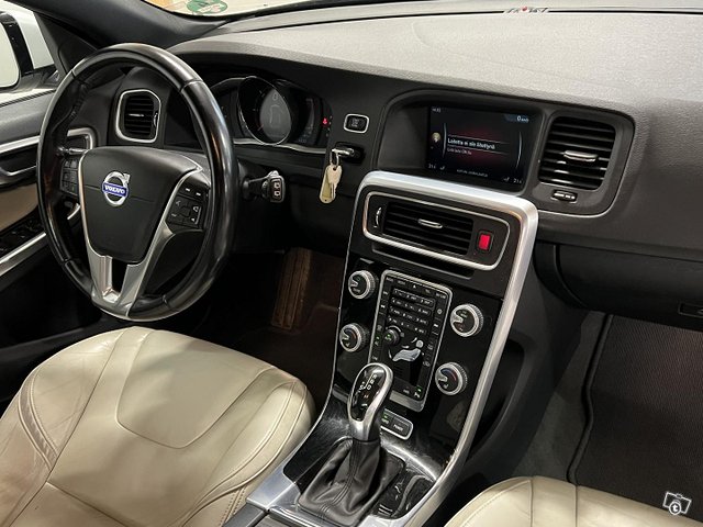 Volvo V60 15