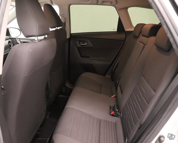Toyota Auris 9