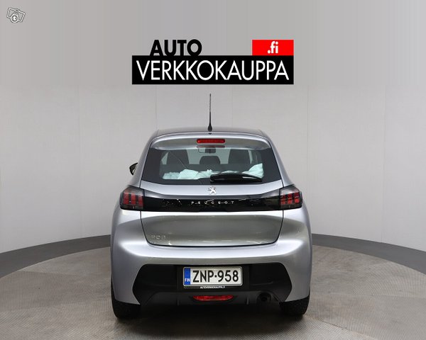 Peugeot 208 5