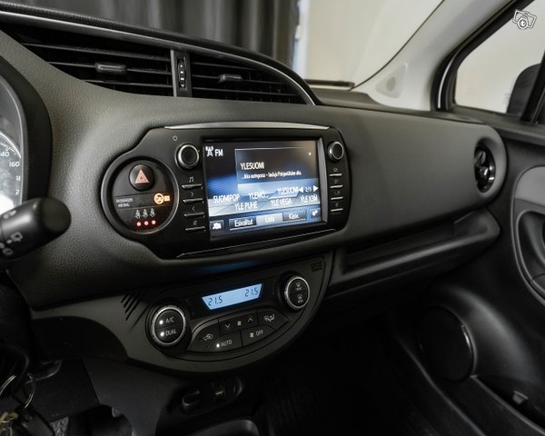 Toyota Yaris 11