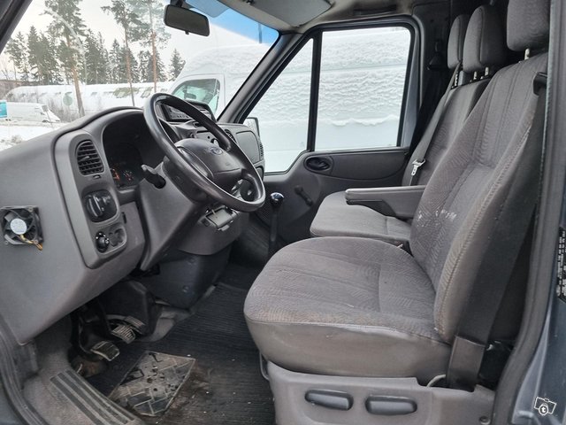 Ford Transit 7