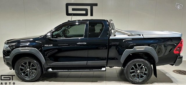 Toyota Hilux 2