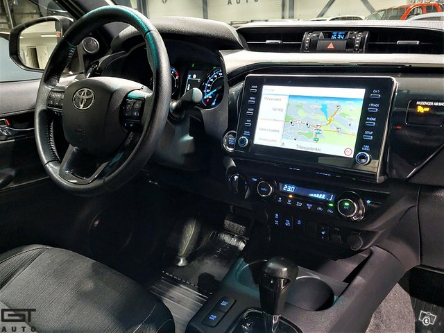 Toyota Hilux 12