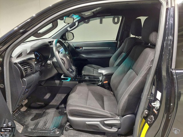 Toyota Hilux 14