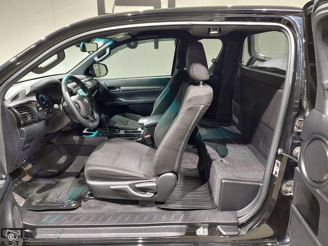 Toyota Hilux 15
