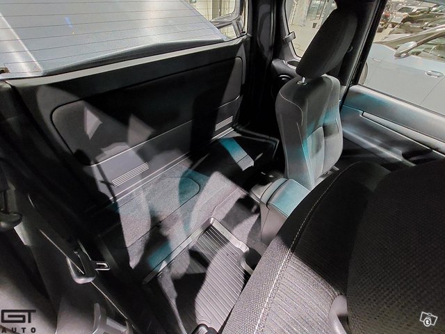 Toyota Hilux 17