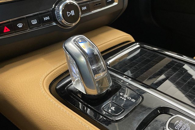 VOLVO V90 14