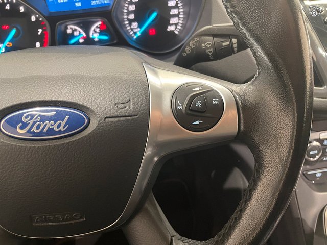 Ford Kuga 17
