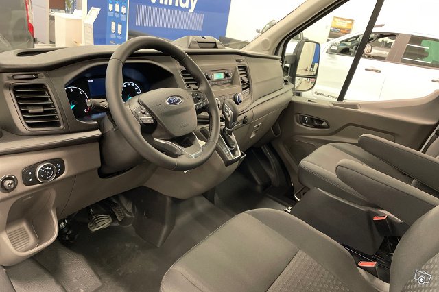 Ford Transit 8