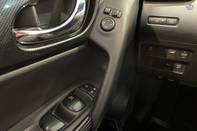 Nissan X-Trail 16