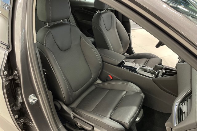 OPEL INSIGNIA 12