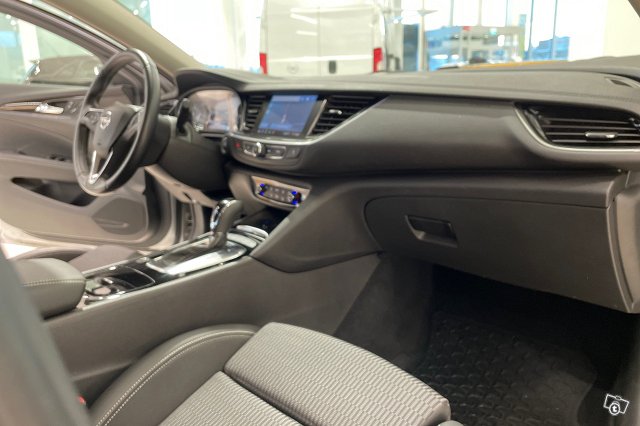 OPEL INSIGNIA 12