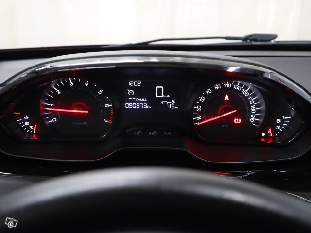 Peugeot 208 12