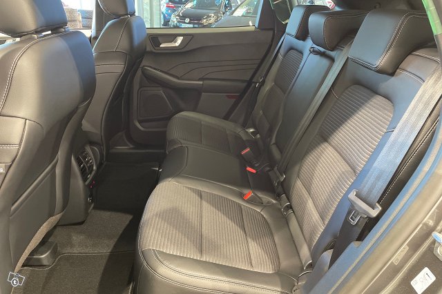 Ford Kuga 9